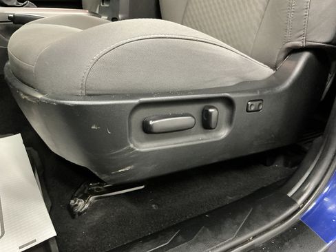 Used 2022 Toyota Tacoma SR5 w/ Black Out Package (TMS) AWD/4WD image 20