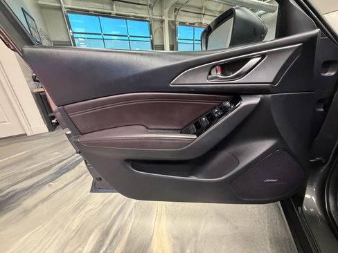 Used 2018 MAZDA MAZDA3 Grand Touring w/ Premium Equipment Package FWD image 55