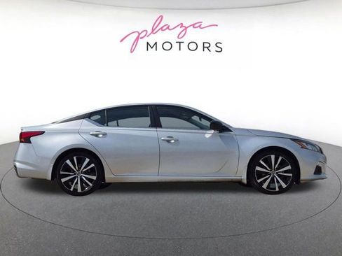 Used 2022 Nissan Altima 2.5 SR FWD image 4