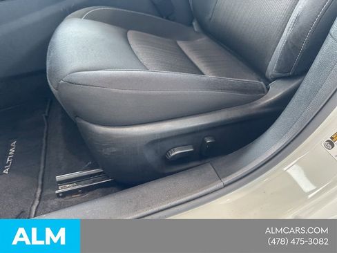 Used 2025 Nissan Altima 2.5 SV FWD image 20