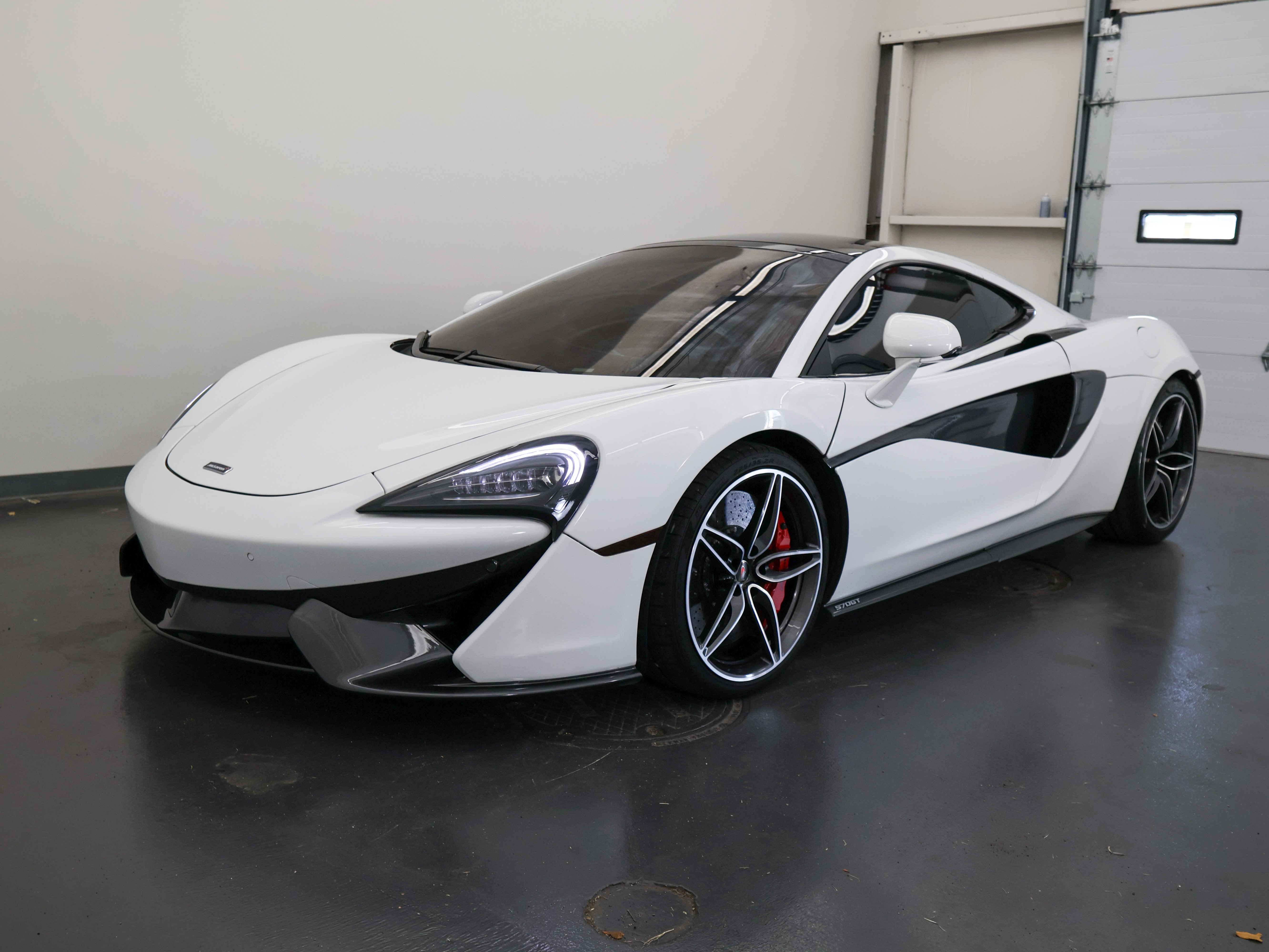 Used 2018 McLaren 570S RWD image 7
