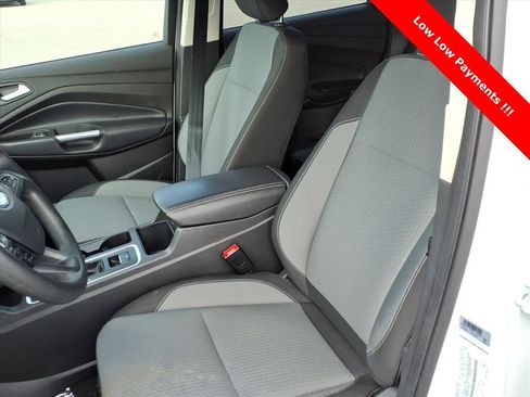 Used 2019 Ford Escape SE image 16