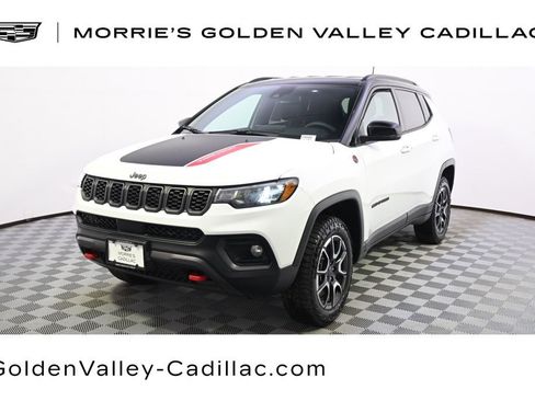 Used 2025 Jeep Compass Trailhawk AWD/4WD image 1