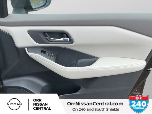 Used 2025 Nissan Rogue SV FWD image 10