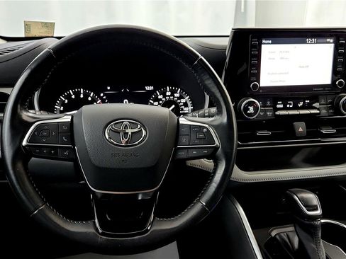 Certified 2021 Toyota Highlander XLE image 41