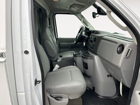 New 2026 Ford E-350 and Econoline 350 Super Duty RWD image 8