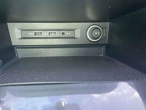 Used 2018 Volkswagen Tiguan SE w/ Panoramic Sunroof Package FWD image 26