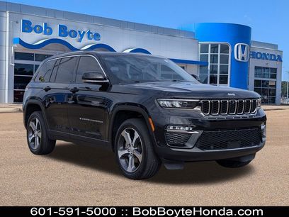 Used 2023 Jeep Grand Cherokee Limited w/ Luxury Tech Group II