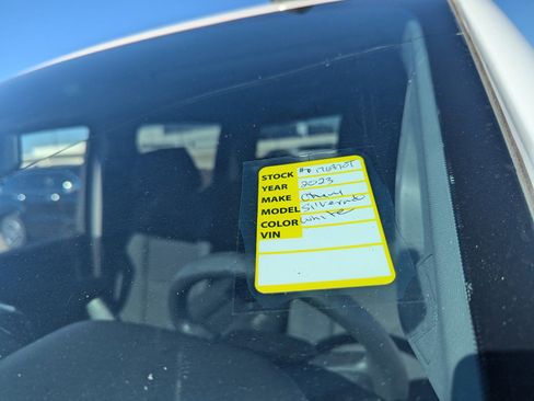 Used 2023 Chevrolet Silverado 1500 Custom image 9