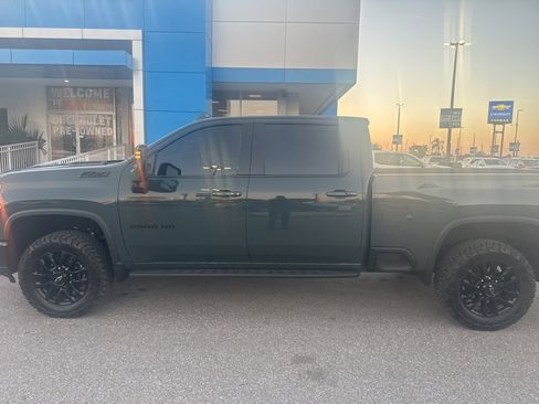 Used 2025 Chevrolet Silverado 2500 LTZ w/ LTZ Plus Package image 7