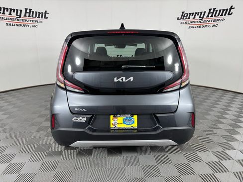 Used 2025 Kia Soul LX w/ LX Technology Package FWD image 7