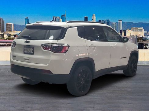 Used 2026 Jeep Compass Latitude AWD/4WD image 4