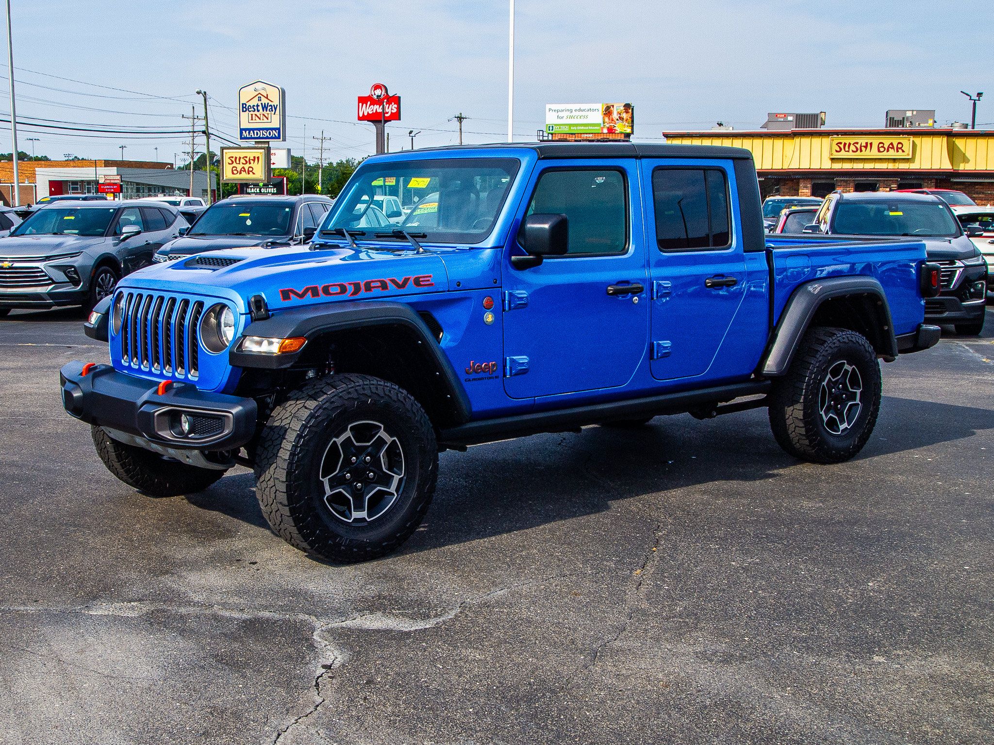 Used 2023 Jeep Gladiator Mojave AWD/4WD image 3