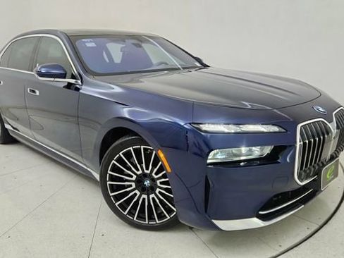 Used 2025 BMW i7 eDrive50 w/ Executive Package image 88