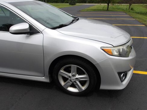 Used 2012 Toyota Camry SE FWD image 26
