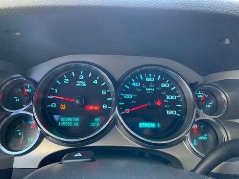 Used 2014 Chevrolet Silverado 2500 LT w/ Convenience Package AWD/4WD image 19