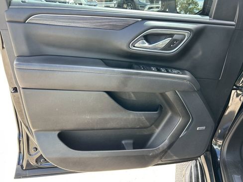 Used 2023 GMC Yukon SLT RWD image 18