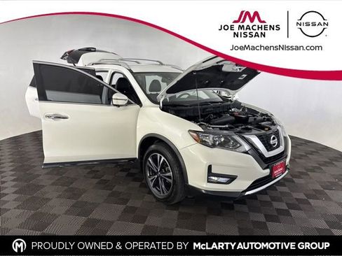 Used 2017 Nissan Rogue SL image 12