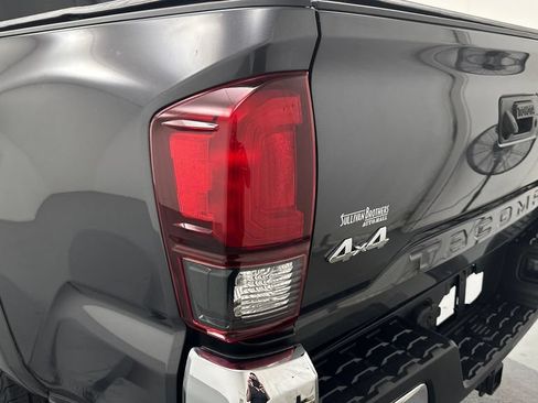 Certified 2023 Toyota Tacoma SR5 AWD/4WD image 21