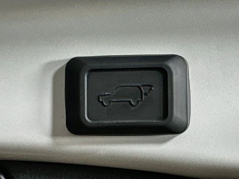 Used 2023 Toyota RAV4 XLE w/ Convenience Package AWD/4WD image 30
