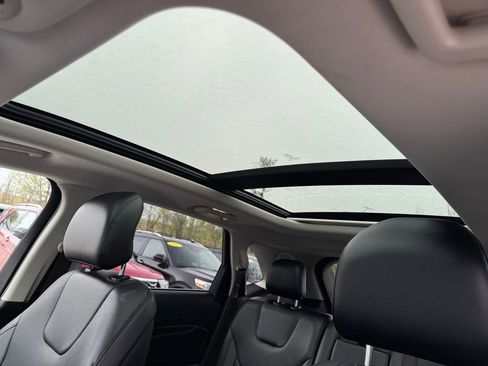 Used 2017 Ford Edge Titanium w/ Equipment Group 302A AWD/4WD image 36