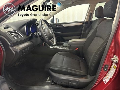 Used 2018 Subaru Outback 2.5i Premium image 3