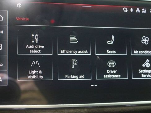 Used 2022 Audi Q8 Premium Plus w/ Premium Plus Package AWD/4WD image 26