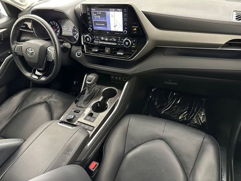 Used 2020 Toyota Highlander Limited AWD/4WD image 40