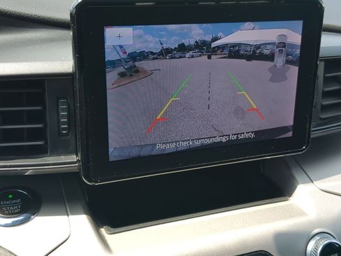 Used 2021 Ford Explorer XLT RWD image 16