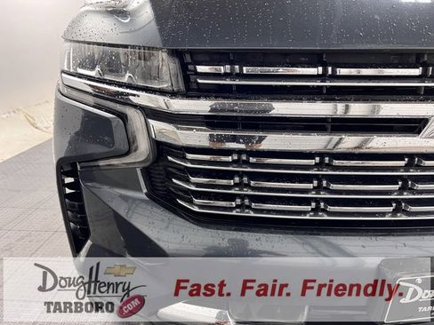 Used 2021 Chevrolet Suburban Premier w/ Premium Package image 8