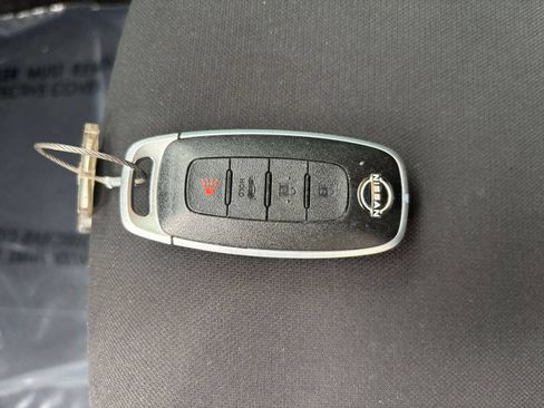 Used 2025 Nissan Sentra SV FWD image 18