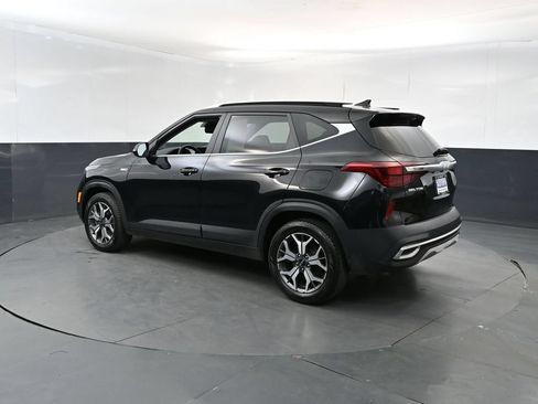 Used 2023 Kia Seltos EX AWD/4WD image 3