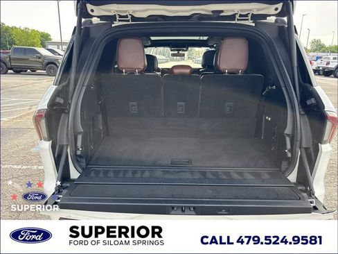 Used 2025 Lincoln Navigator Reserve AWD/4WD image 6