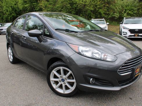 Used 2019 Ford Fiesta SE w/ Equipment Group 201A FWD image 4