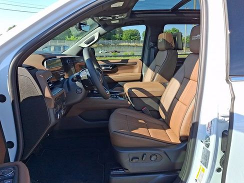 New 2026 Chevrolet Tahoe High Country AWD/4WD image 9