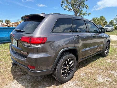 Used 2017 Jeep Grand Cherokee Trailhawk AWD/4WD image 5
