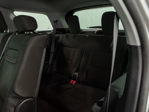 Used 2022 Ford Explorer XLT AWD/4WD image 10