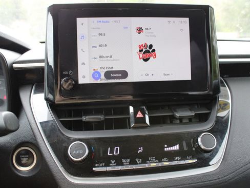 Used 2023 Toyota Corolla Cross LE image 29