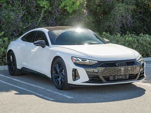Used 2022 Audi e-tron GT Premium Plus image 3