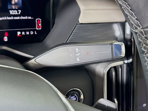 Certified 2026 GMC Acadia Elevation w/ Elevation Premium Package FWD image 15