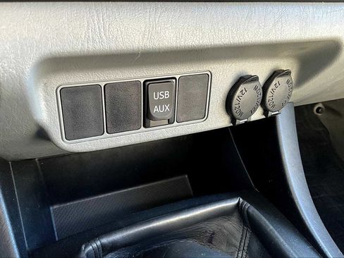 Used 2015 Toyota Tacoma 2WD Access Cab image 32