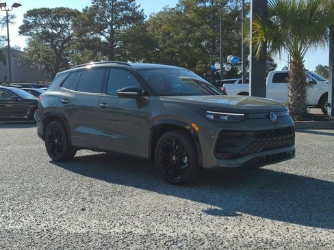 New 2026 Volkswagen Tiguan SE R-Line image 9