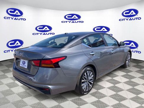 Used 2025 Nissan Altima 2.5 SV FWD image 3