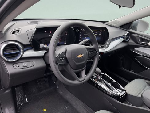 New 2026 Chevrolet Trax LT image 17