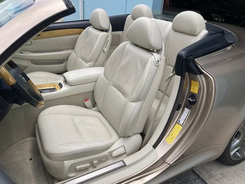 Used 2005 Lexus SC 430 Convertible image 15