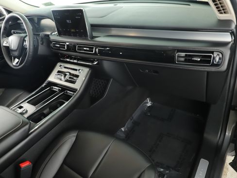 Used 2023 Lincoln Aviator 2WD w/ Premium Package image 17