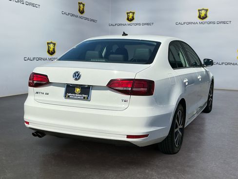 Used 2017 Volkswagen Jetta SE FWD image 5