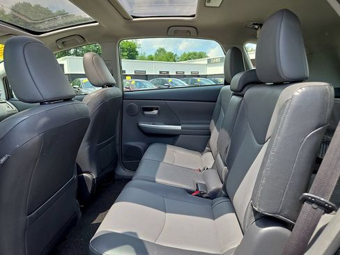 Used 2012 Toyota Prius V Five FWD image 11
