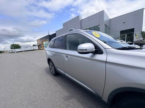 Used 2019 Mitsubishi Outlander SEL AWD/4WD image 9