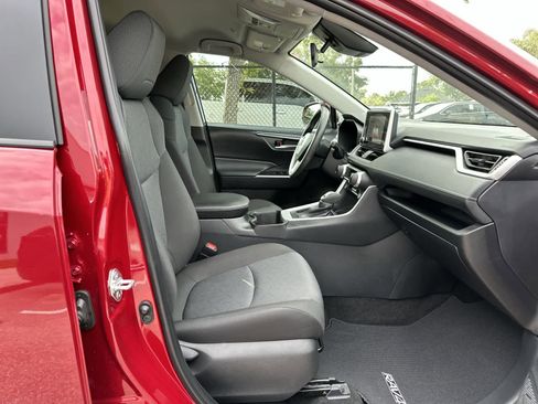 Used 2024 Toyota RAV4 XLE FWD image 9